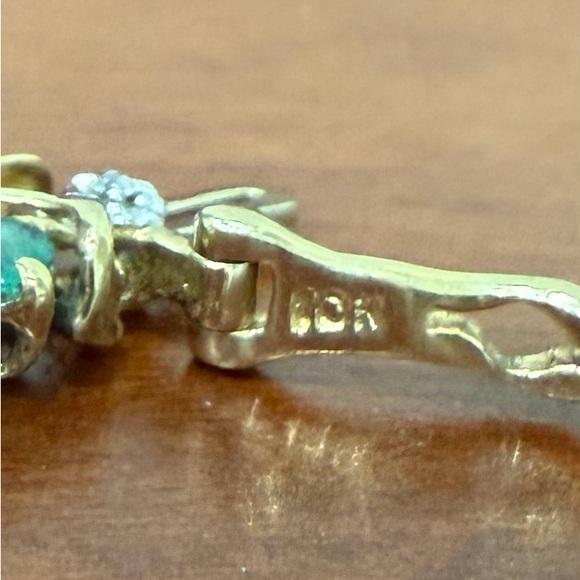 Elegant Vintage Emerald and Diamond 10k Gold Bracelet - Picture 4 of 5